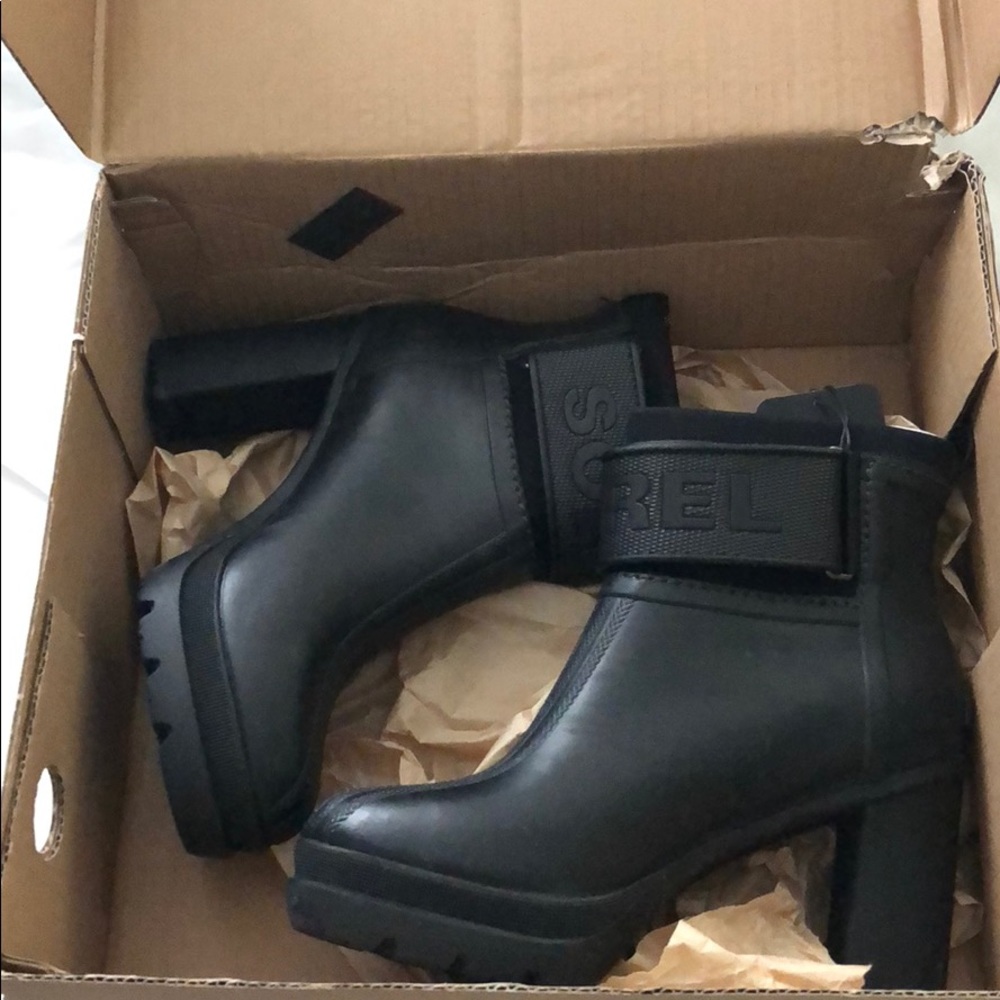 Sorel rain boots